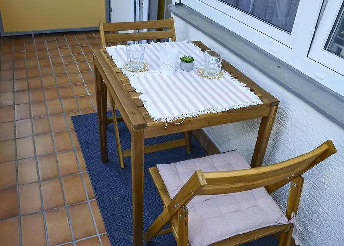 M&D Apartments Naehe Volkspark Mit Balkon - Netflix - Kueche
